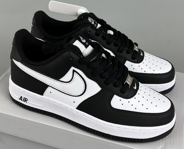 Women Air Force 1 090